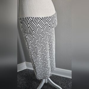 Zara Black and White Geometric Pencil Skirt